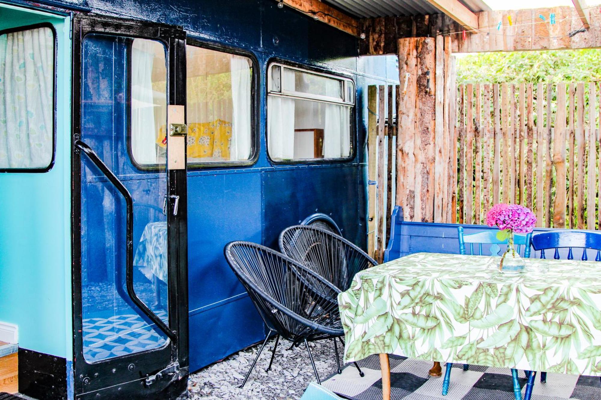 Double Decker Bus At Valentia Island Escape Otel Chapeltown Dış mekan fotoğraf